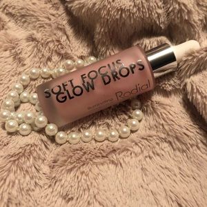 NWOT Radial Soft Focus Glow Drops